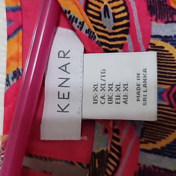 Kenar Sleeveless Blouse - Picture 3 of 7